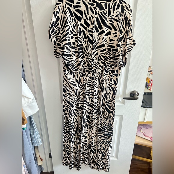 Beautiful t shirt summer dress worn a few times in perfect condition - Picture 2 of 3